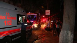 İzmir’de apartmanda çıkan yangın paniğe neden oldu
