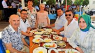 Çeşme’de siyasi parti başkanlarını buluşturan kahvaltı