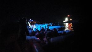 İzmir’de 65 kaçak göçmen yakalandı