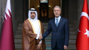 Bakan Akar, Katar Başbakanı Al-Thani ile Bir Araya Geldi